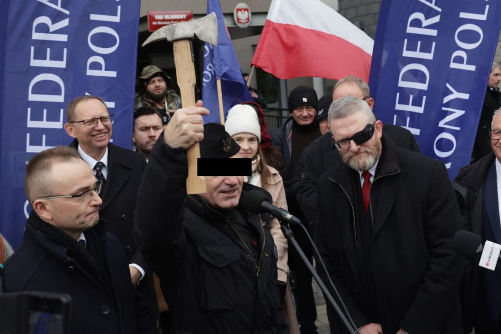 stalin savunucusu ufo melek uzmani braun un yangin sondurucu cephesi boyle buyuyor 29122