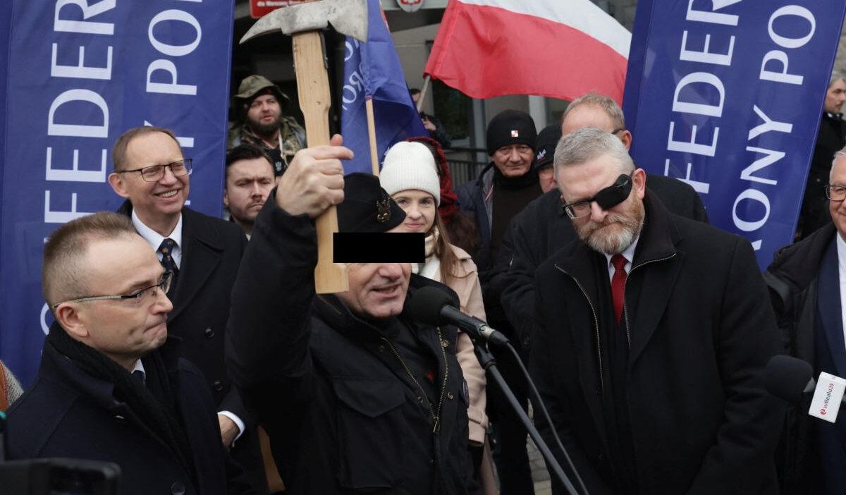 Stalin savunucusu ufo melek uzmani braun un yangin sondurucu cephesi boyle buyuyor 29122