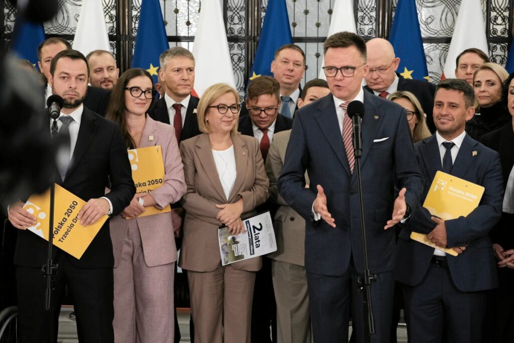 szymon holownia nin b plani parti kayniyor kendini ve partiyi kucuk dusurecek 28042