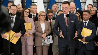 Szymon holownia'nın b planı. Parti kaynıyor. "kendini ve partiyi küçük düşürecek". 3 Szymon holownia nin b plani parti kayniyor kendini ve partiyi kucuk dusurecek 28042