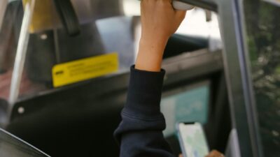 Taksi kavgası. Sivil koalisyon meclis üyesi suçlamaları duydu 3 Taksi kavgasi sivil koalisyon meclis uyesi suclamalari duydu 31143