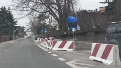 Targówek sokaklarında "tanksavar tahkimatı". Bölge sakinleri: "kafanıza sığmıyor". "4 sokağı felç etmek için yarım milyon zloti harcandı". 2 Targ wek sokaklarinda tanksavar tahkimati bolge sakinleri kafaniza sigmiyor 4 sokagi felc etmek icin yarim milyon zloti harcandi 30907