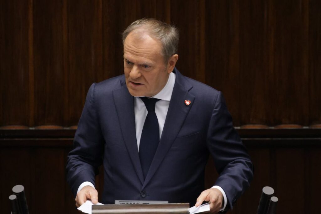 tusk sejm in gizli oturumundan sonra konusuyor bir arbede cikti millet kendinize gelin 27876