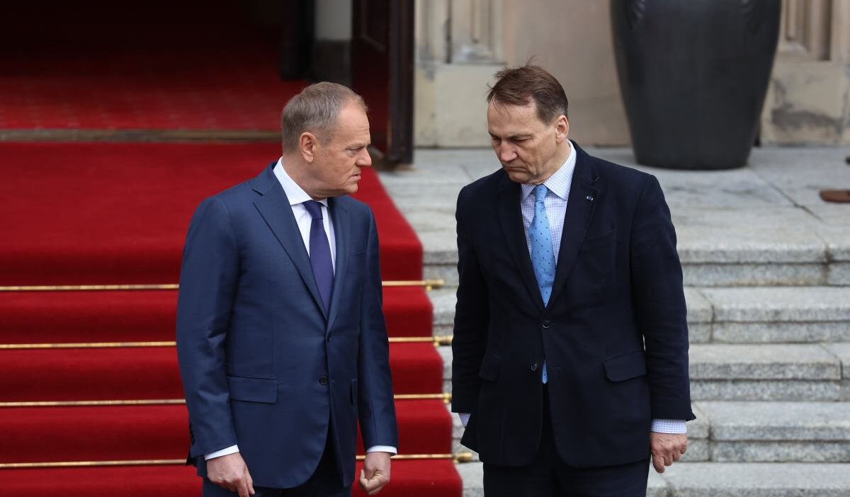 Tusk ve sikorski icin acimasiz anket polonyalilar dis politikada nasil olduklarini degerlendirdi 28864