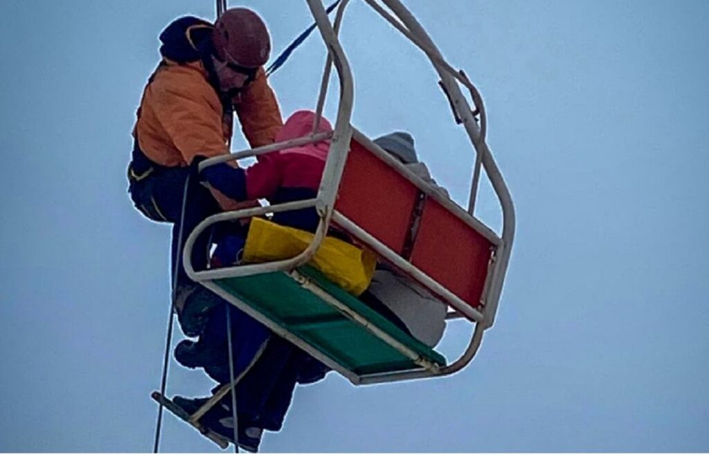 ukrayna daki bir tatil koyunde dehset anlari telesiyej durma noktasina geldi 78 kisi tahliye edildi 32542