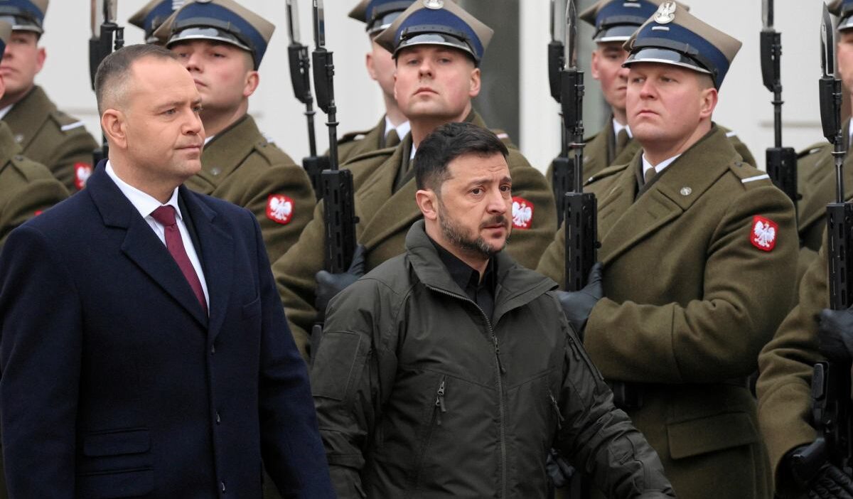 Ukrayna daki buyukelcilik baskani navrocki nin sozlerini yorumladi belki de cok siddetli olacak 31317