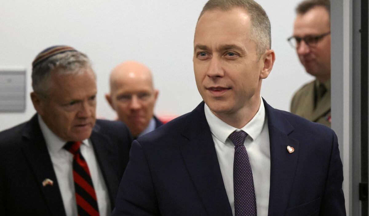 Ukrayna için mi̇g uçağı kaosu. Savunma bakanlığı başkanı nawrocki'nin sözlerinin ardından gürledi. "sınırlar var". 1 Ukrayna icin mi g ucagi kaosu savunma bakanligi baskani nawrocki nin sozlerinin ardindan gurledi sinirlar var 29290