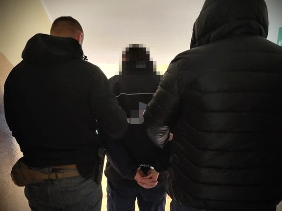 Ukraynalı adam eski ortağını öldürdü ve cesedini sakladı. Önümüzdeki birkaç ayı gözaltında geçirecek 1 Ukraynali adam eski ortagini oldurdu ve cesedini sakladi onumuzdeki birkac ayi gozaltinda gecirecek 30904