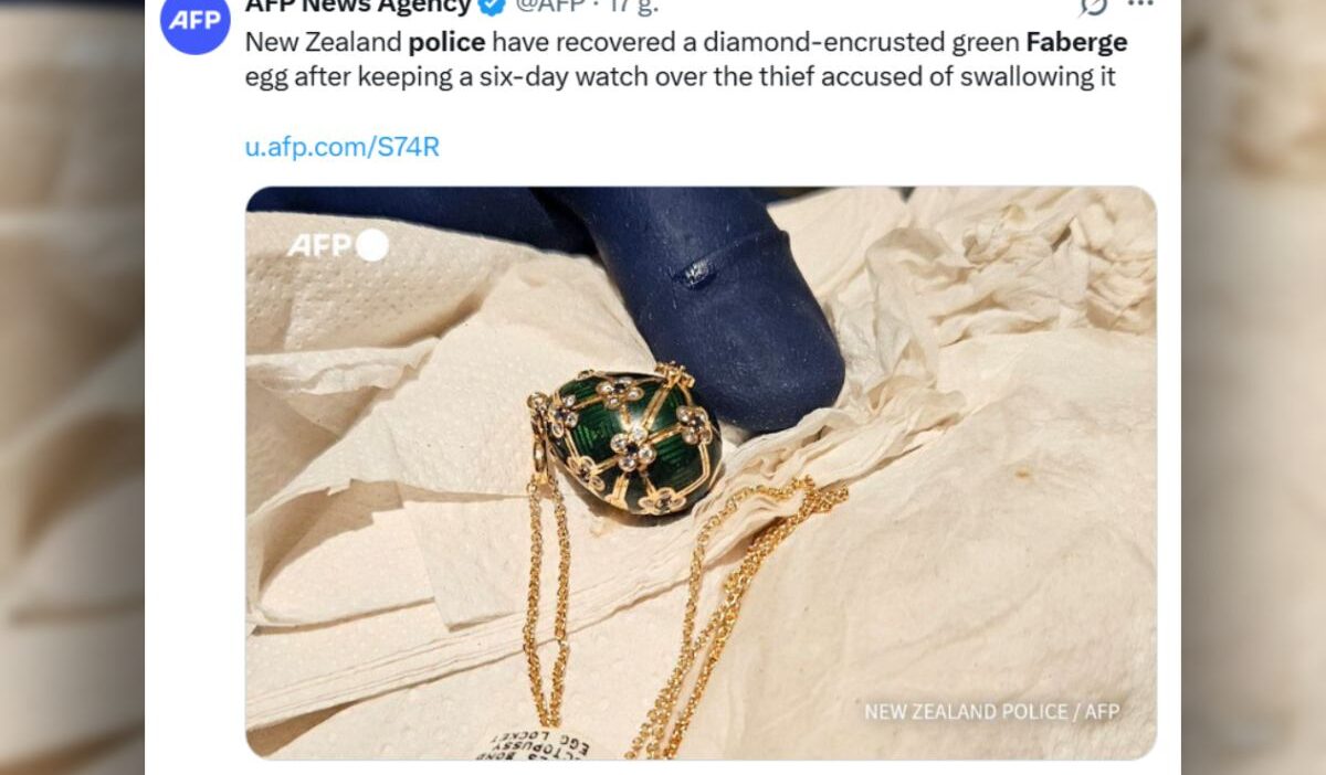 Unlu yumurtayi yedi cunku onu calmak istiyordu servis hazineyi 20 000 dolara geri aldi 28015