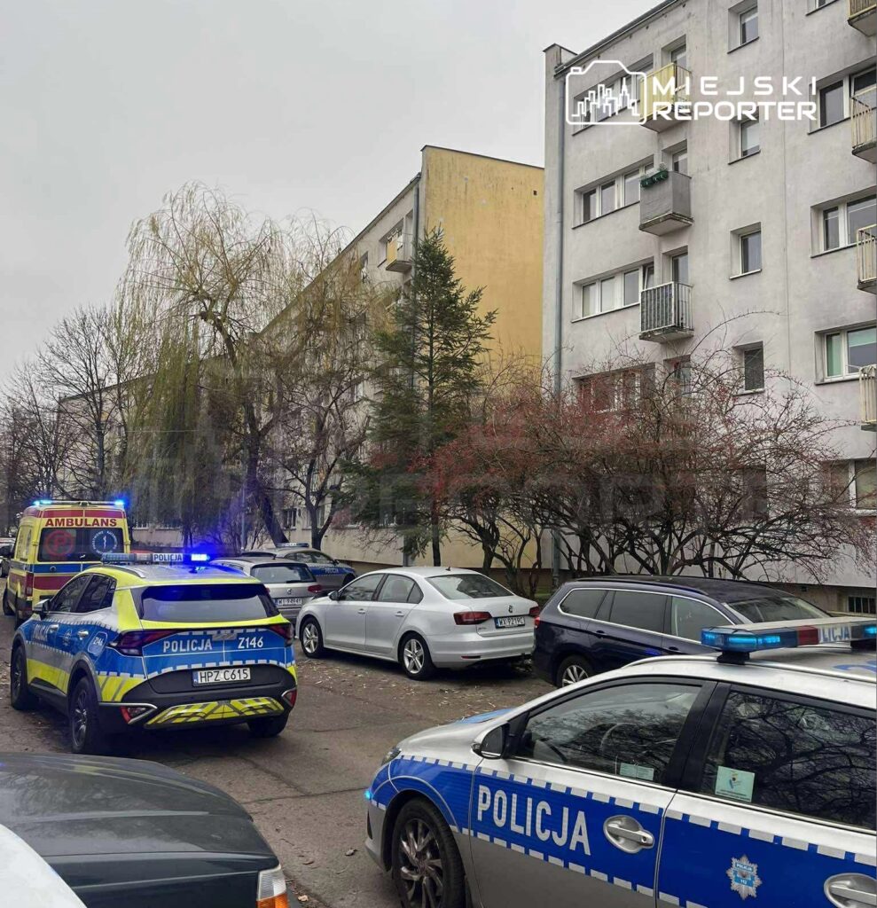 uvey babasina o uyurken bicakla saldirdi failin annesi de yaralanmistir adam cinayete tesebbusle suclandi 30323