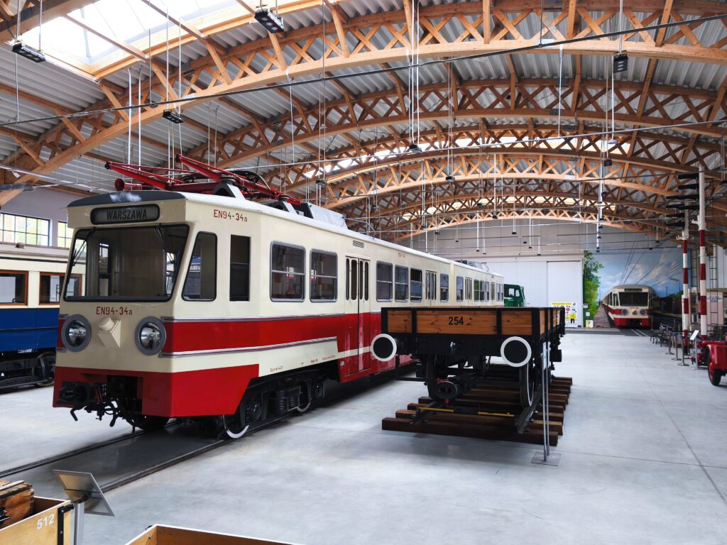 varsova banliyo treni 98 yilini kutluyor ve sizi gelenekler odasi na davet ediyor 29703