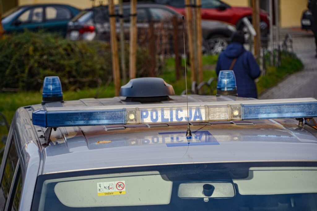 varsova da 9 yasindaki cocuk kacirildi polis memurlari insan avini sonlandirdi 31619