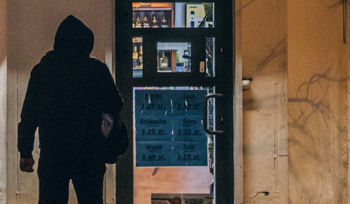 Varsova da gece yasagi ise yariyor mu elimizde belediye polisinin verileri var 27307