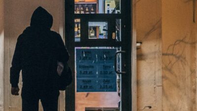 Varsova da gece yasagi ise yariyor mu elimizde belediye polisinin verileri var 27307