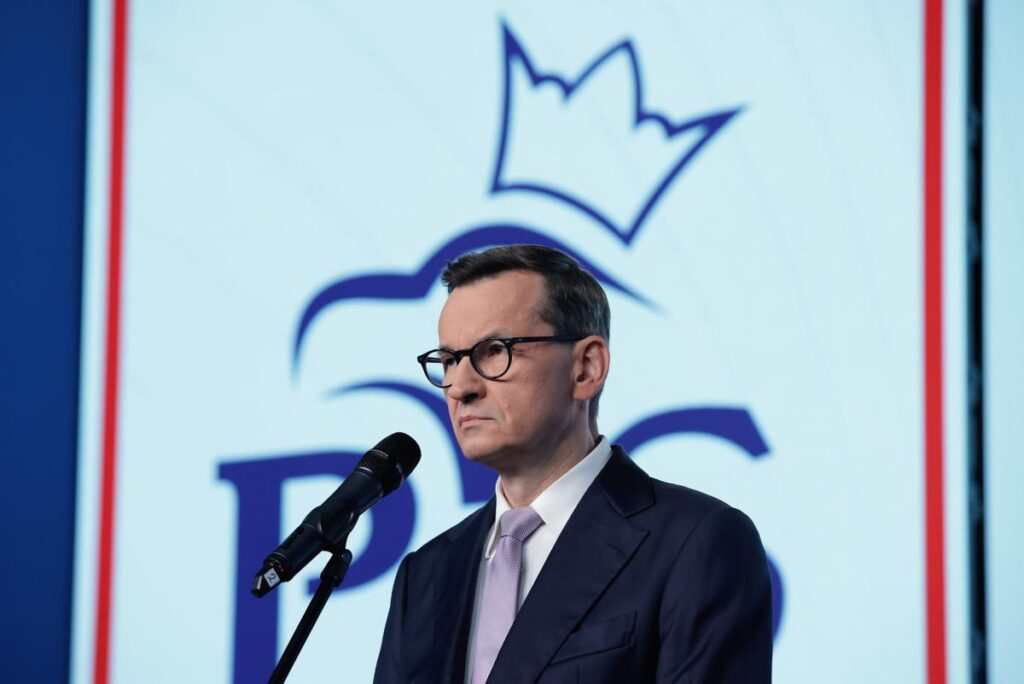 varsova da hukuk ve adalet yetkilileri ile podkarpacie de morawiecki bir araya geldi arka plani biliyoruz bu zaten bir savas 29600