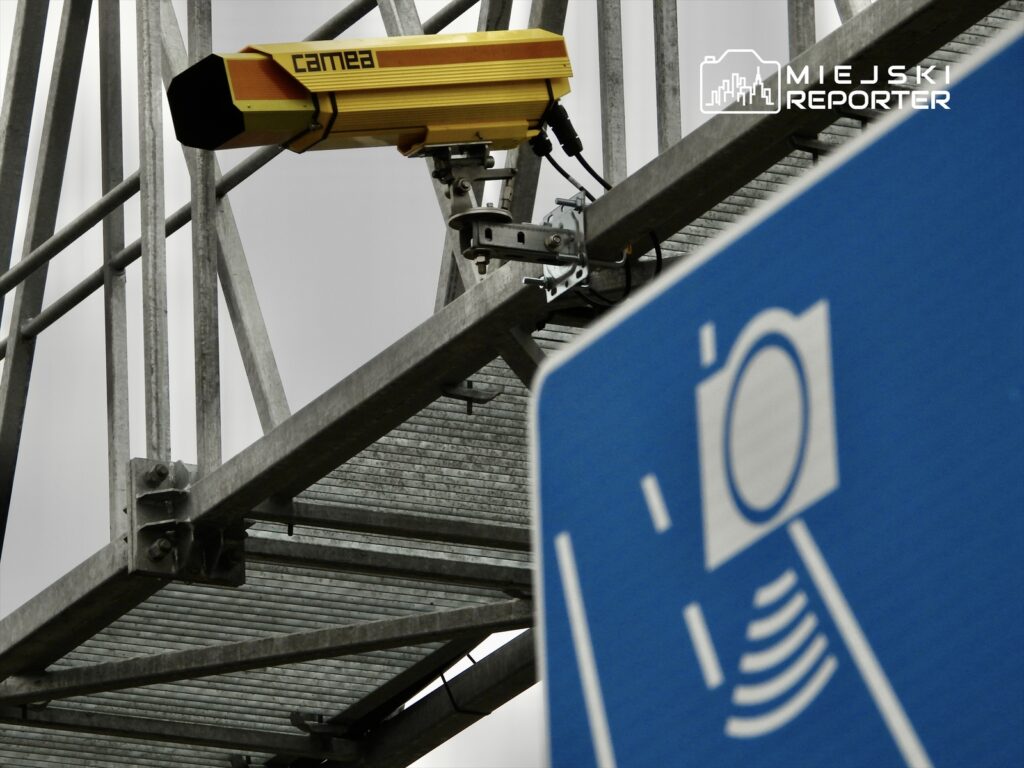 varsova da suruculeri yakalamak icin hazirlanan yeni kesit hiz olcumu 100 km s siniri 28312