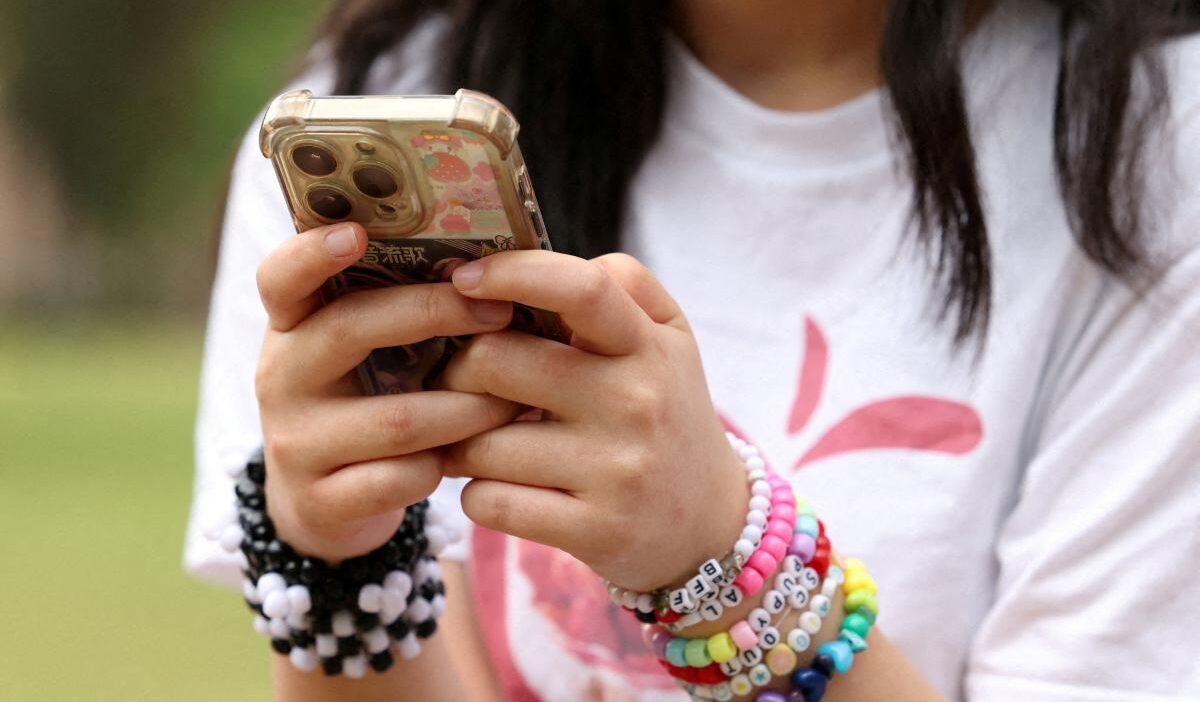 Varsova merkezli vakfin yayini sonrasi ofke sok edici icerik 31426