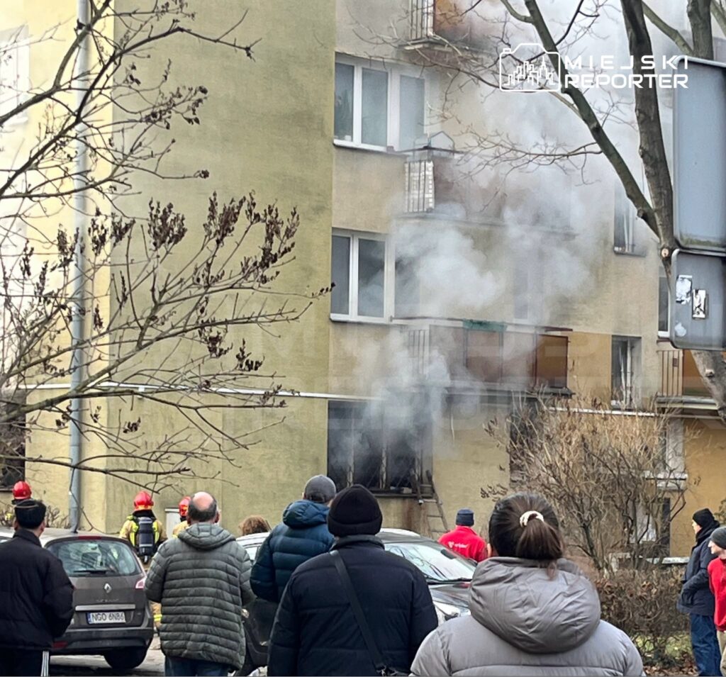 wola da bir apartman dairesinde yangin bir kadin ve iki kedi kurtarildi 28445