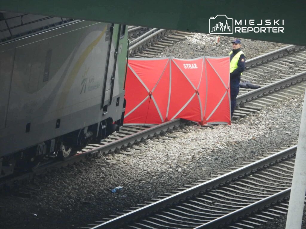 wola da trajedi raylara izinsiz giren kadin oldu 29650