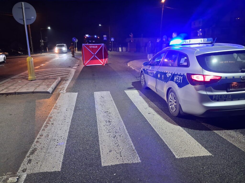 yaya gecidinde 83 yasindaki bir kadina olumcul bir sekilde carpip kacti polis savcinin gozetiminde olay yerinde inceleme yapiyor 27723