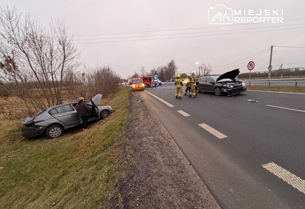 Yedinci ulusal otoyolda meydana gelen kazanın ardından iki kişi ambulansla tedavi altına alındı 1 Yedinci ulusal otoyolda meydana gelen kazanin ardindan iki kisi ambulansla tedavi altina alindi 28315