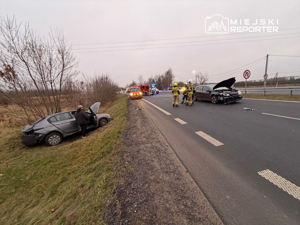 yedinci ulusal otoyolda meydana gelen kazanin ardindan iki kisi ambulansla tedavi altina alindi 28315
