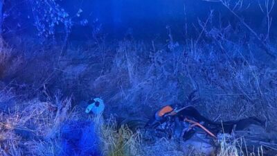 Yol kenarındaki bir hendekten dışarı çıkmış bir el gördüler. Poznan yakınlarında beklenmedik polis eylemi 2 Yol kenarindaki bir hendekten disari cikmis bir el gorduler poznan yakinlarinda beklenmedik polis eylemi 30499