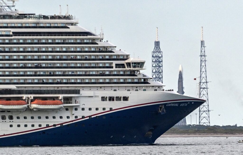 yolcu gemisi meyve konteynerleri nedeniyle hareketsiz kaldi onlar bir tehdit 28564