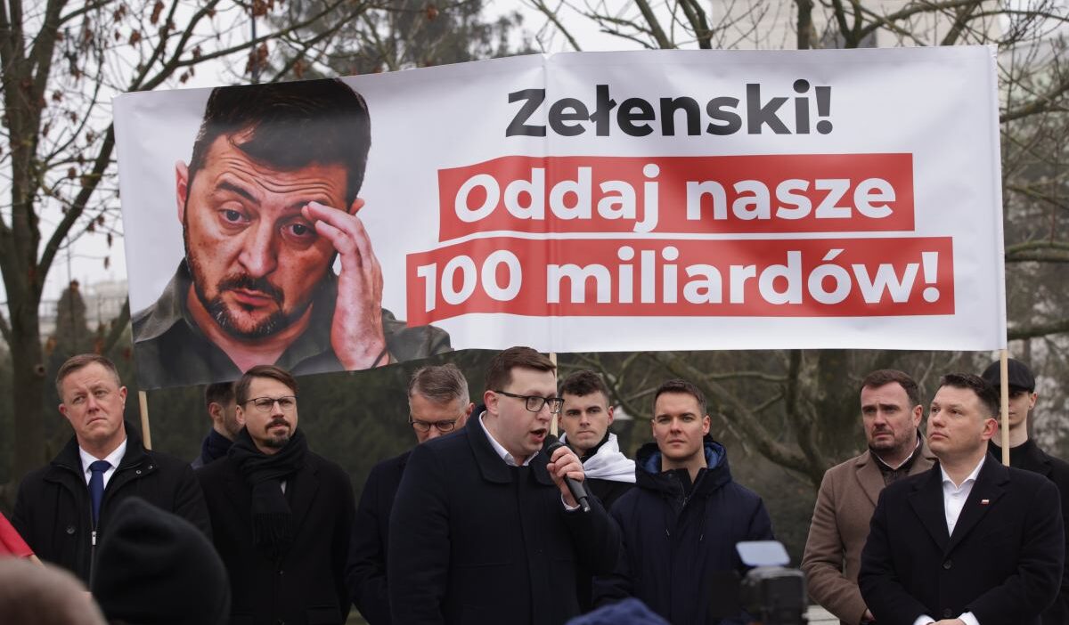 Zelenski sejm de mentzen bir protesto duzenler enayi olmak istemiyoruz 31176