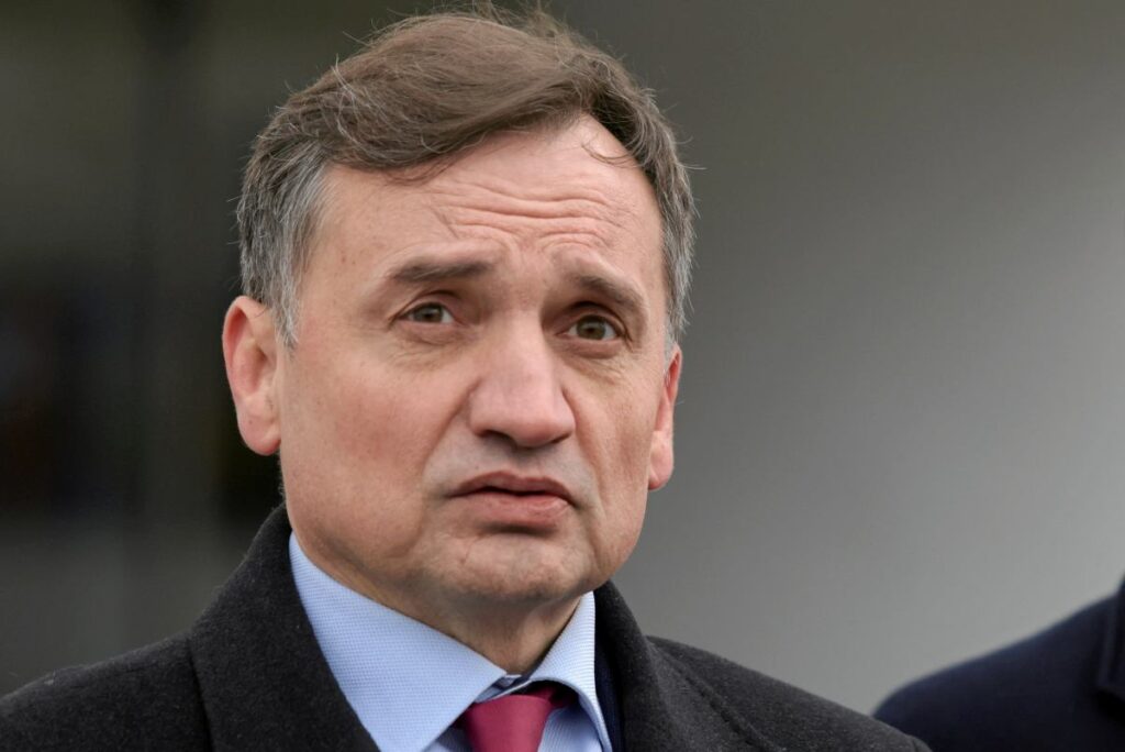 ziobro macaristan i terk etti nerede oldugu biliniyor bu durum kimse icin surpriz olmamali 27673