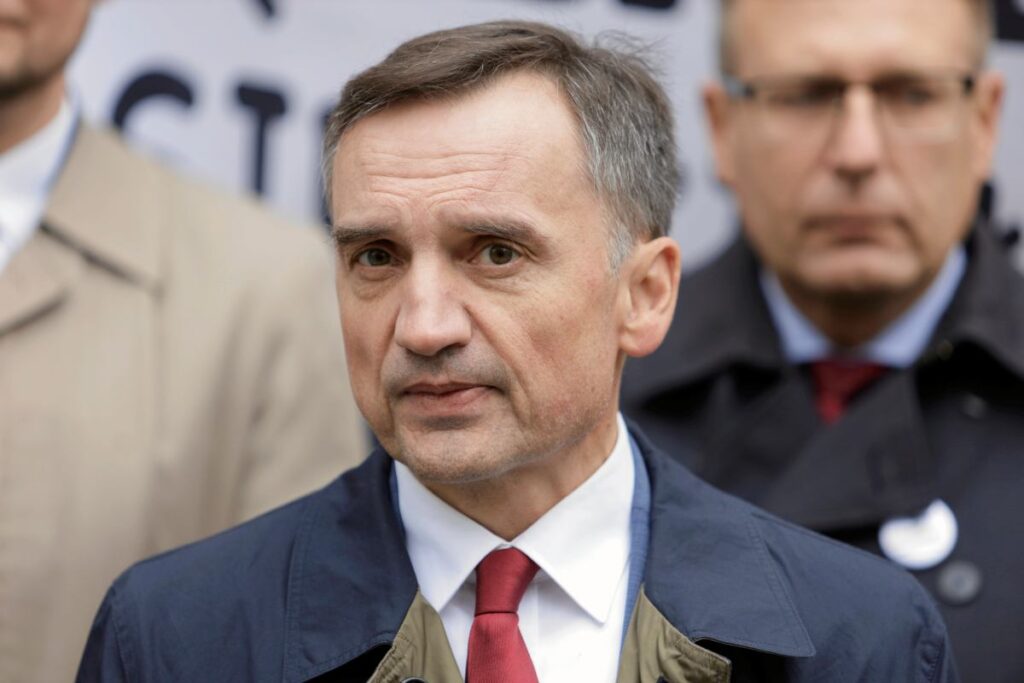 ziobro pasaportunu kaybetti kimse sorumluluktan kacamaz 30283