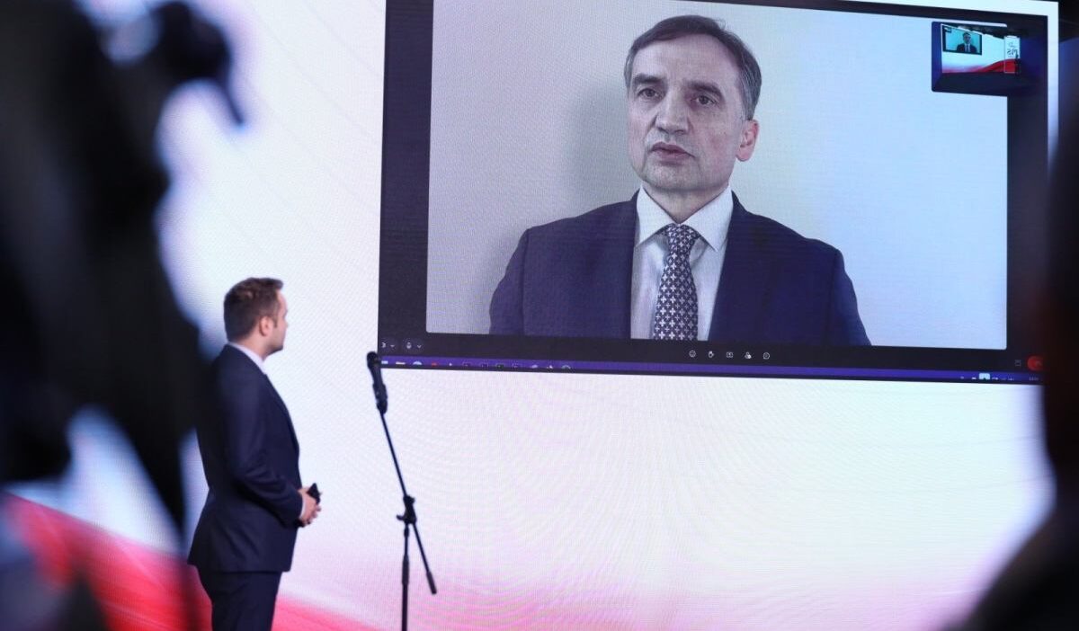 Ziobro uzaktan baglandi ve kosullari belirledi birkac saat icinde 27920