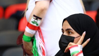 Zorla evlendirildiginde 12 yasindaydi kocasini oldurmekle suclaniyordu 25 yasinda olume mahkum edildi 27340