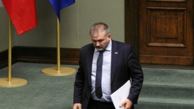 Zurek in sejm deki sozlerinin ardindan kopan firtina sejm in gizli bir toplantisindan bir aciklama yapti 27908