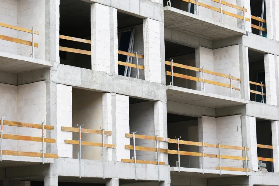 000m689uw2ltb2g4 c123 f4