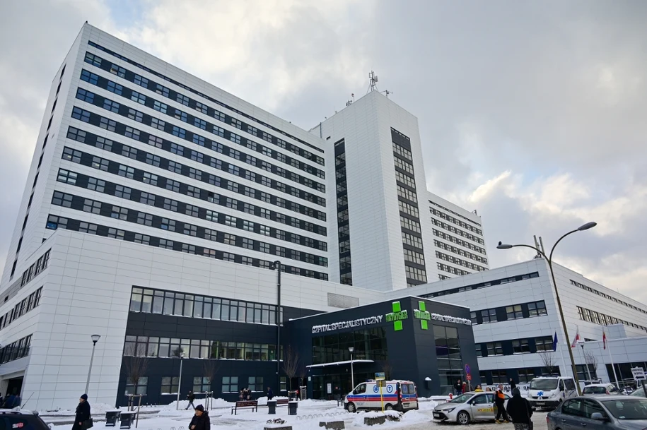 000m71b1yhi58pwf c123 f4 1