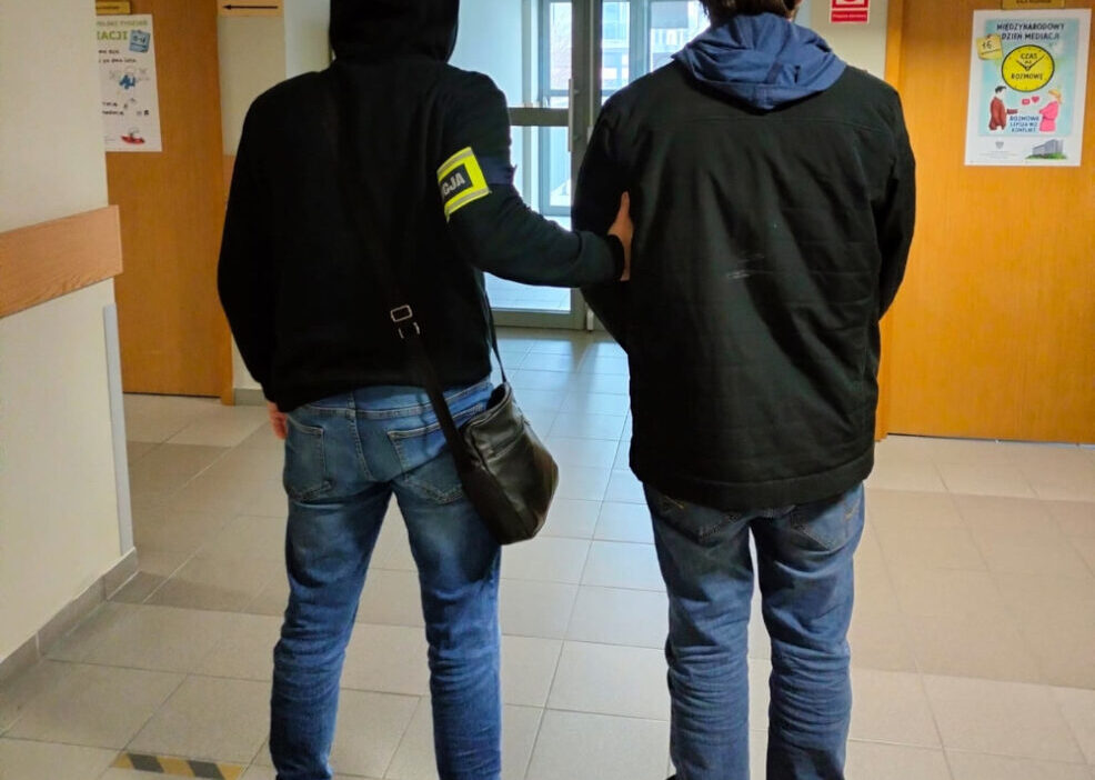 68 yasli adam dolandiricilik girisiminde 20 bin z oty ve doviz kaybetti supheli tutuklandi 35127