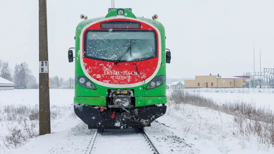 Buzlanan katener hatti nedeniyle tren seferlerinde aksamalar pkp intercity uyardi