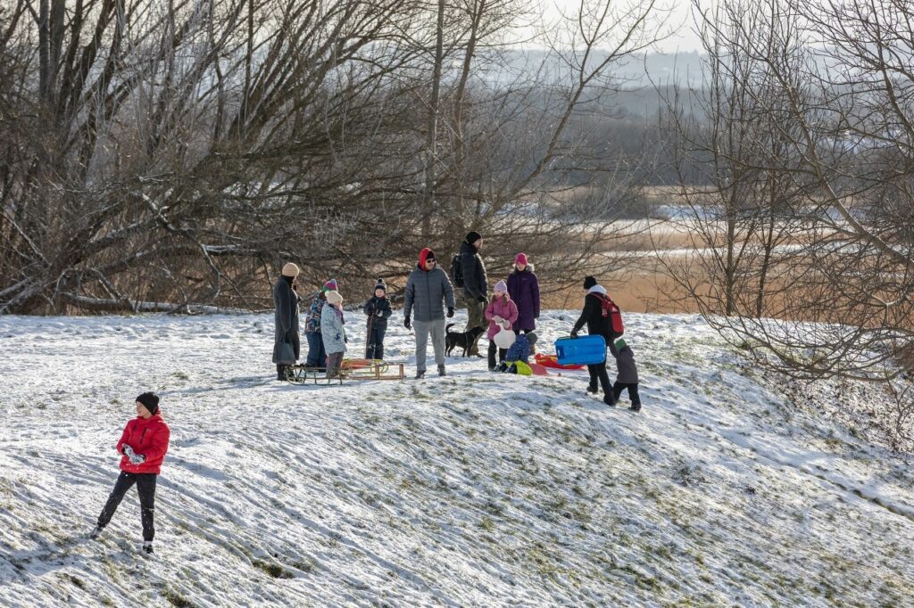 Krakow'da kızakla kaymak için nereye gidilir? En iyi kızak tepelerinin haritası ve listesi. 7 Gorki w poblizu nowohuckiego centrum kultury