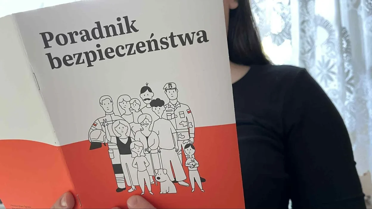 Polonya genelinde guvenlik rehberi dagitiliyor krizlere karsi pratik yol haritasi