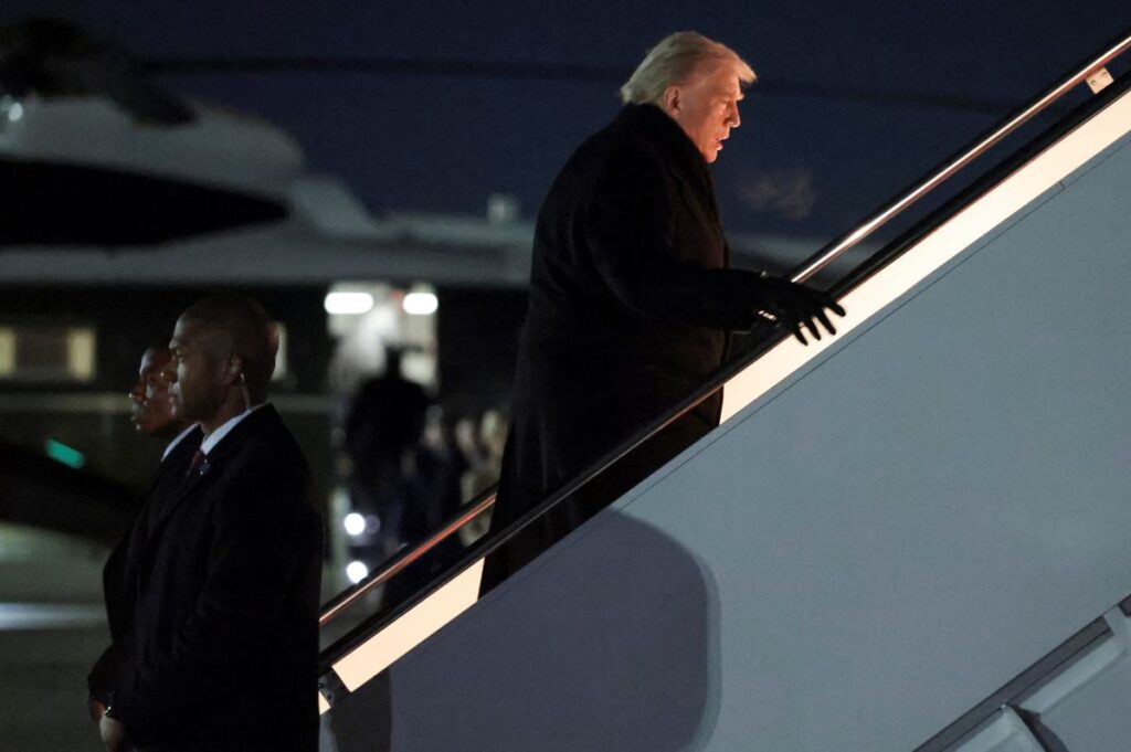 air force one da elektrik arizasi trump in ucagi geri dondu 35593
