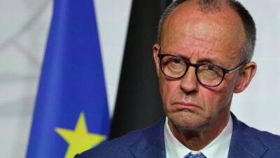 Almanya'da başbakanın uçağına yönelik tutuklama 4 Almanya da basbakanin ucagina yonelik tutuklama 36715