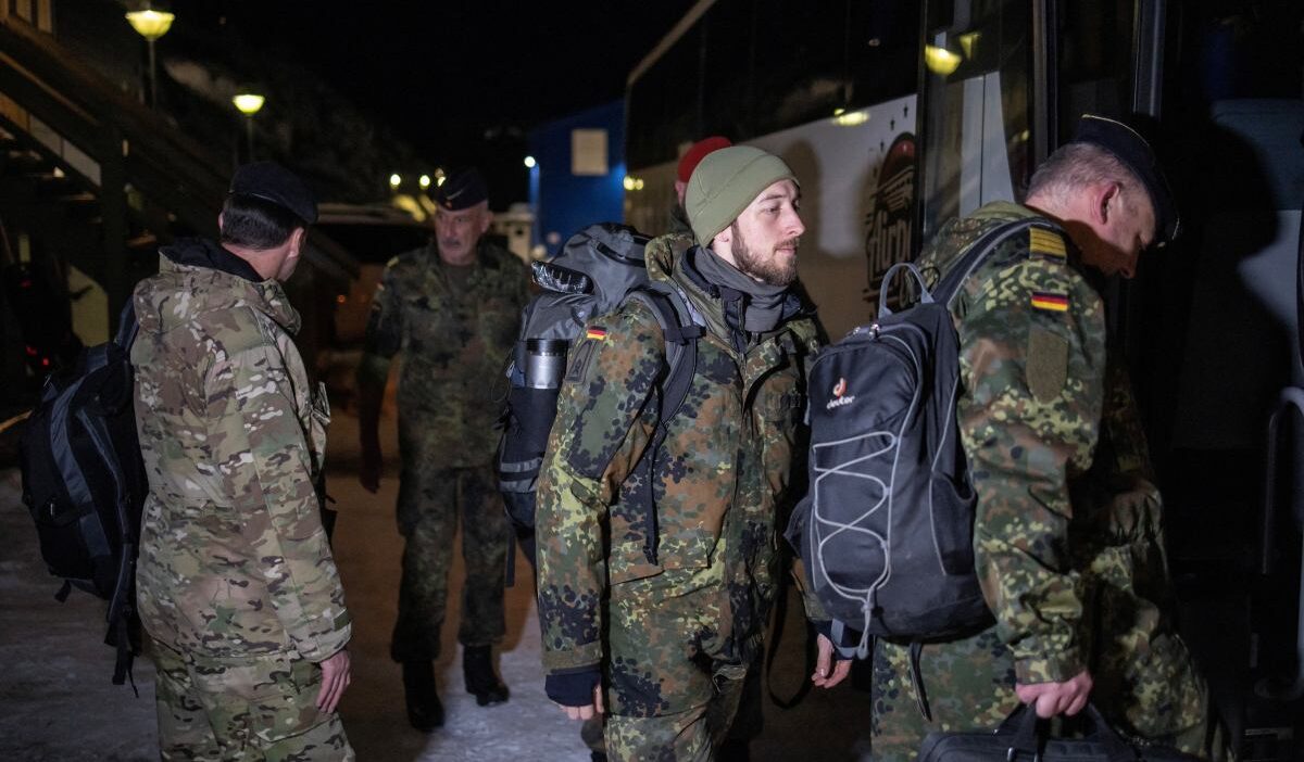 Almanya gronland daki kisa sureli gorevini tamamladi 34446