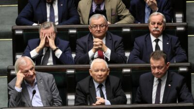 Anket pis ko yu geride birakarak birinci sirada 34760