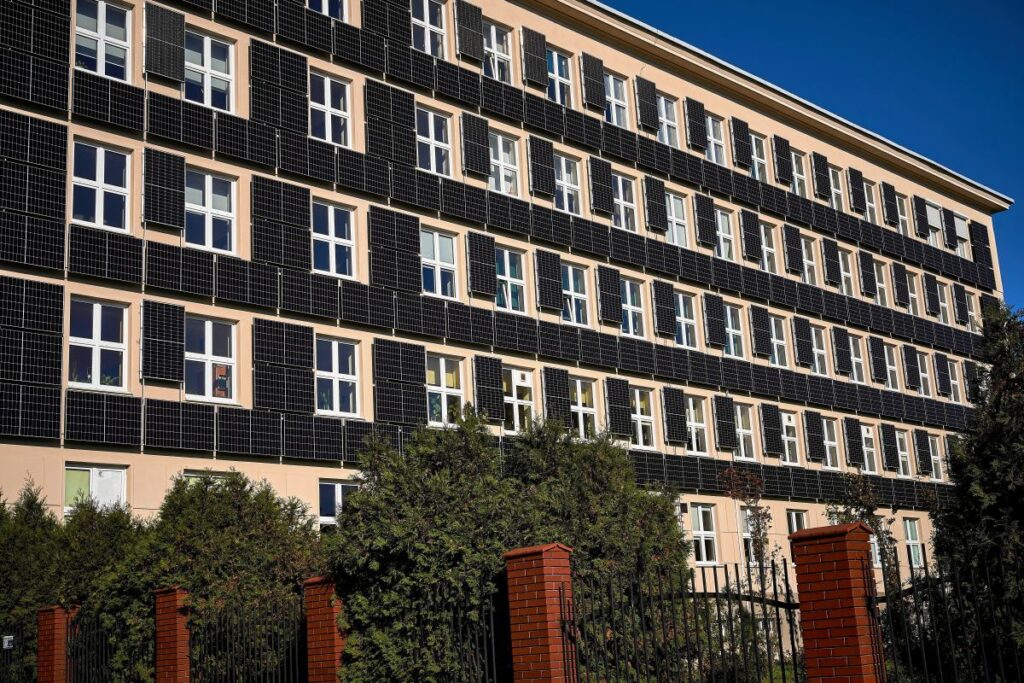 avrupa da yenilenebilir enerji fosil yakitlari geride birakti 36747