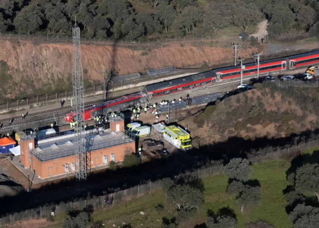 barcelona yakininda tren devrildi 5 kisi agir yarali 35632