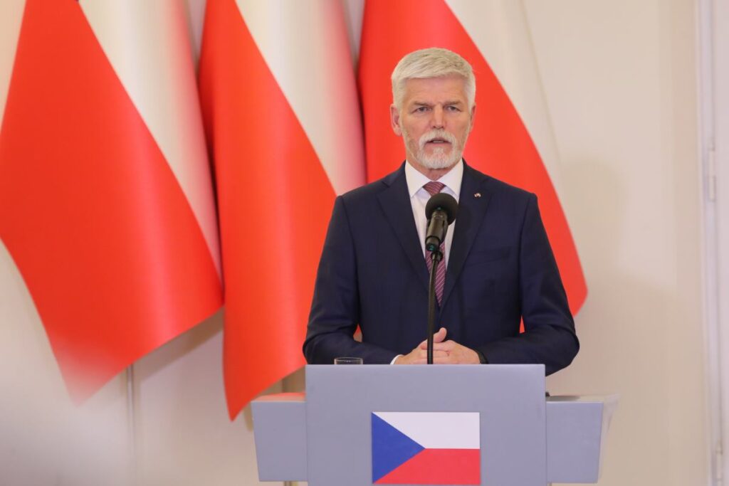 cek cumhuriyeti baskani macinka nin sms lerini yayinladi 39086