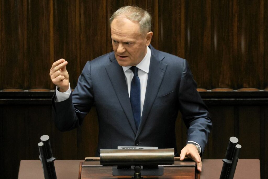 donald tusk hukumetinin kamuoyu degerlendirmesi anket sonuclari 39242