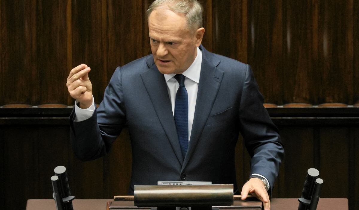 Donald tusk hukumetinin kamuoyu degerlendirmesi anket sonuclari 39242