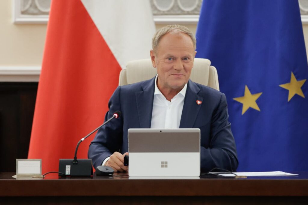 donald tusk i n vitro programi sonucu dogan 10 bin cocugu yeni sehir le simgeledi 39666